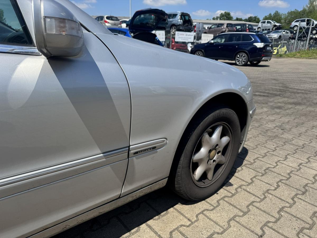 Mercedes C Klasse W203 original Kotfl&uuml;gel vorn rechts Elegance 744 Brillantsilber Bj.2001